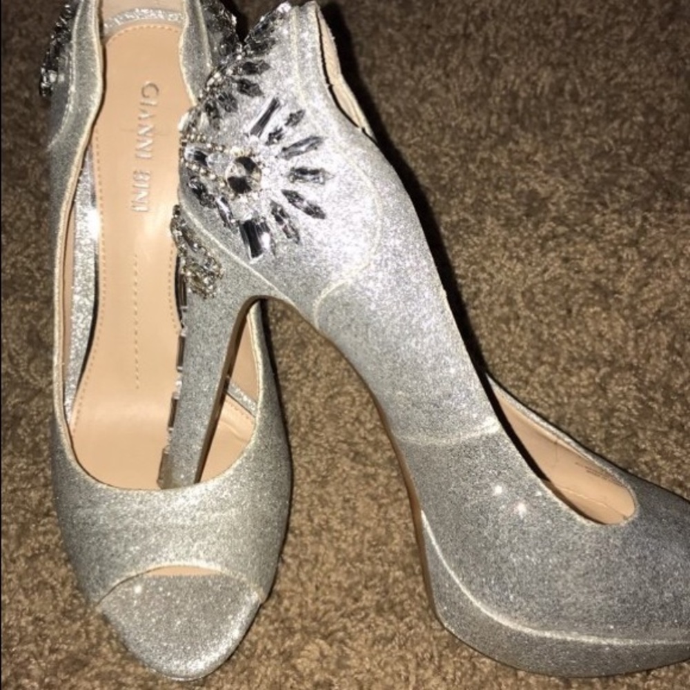 Size 7.5 Gianni Bini Merri shoes.  Gently used.